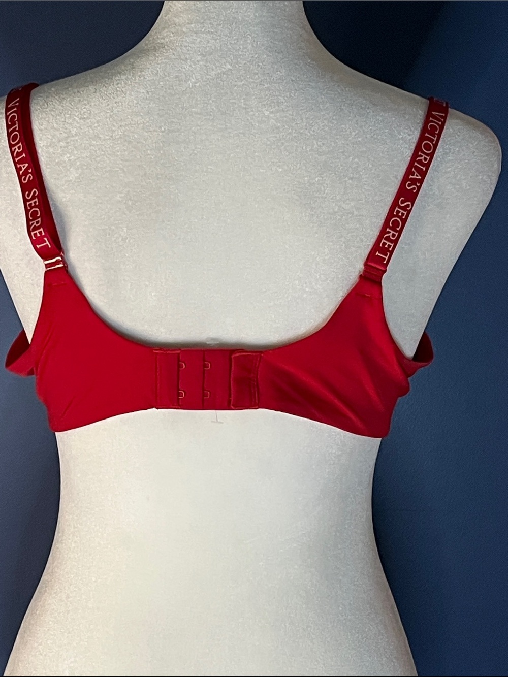 Victoria's Secret Red Padded Underwire Bra with Adjustable Straps, NWT size 38B - Picture 3 of 13